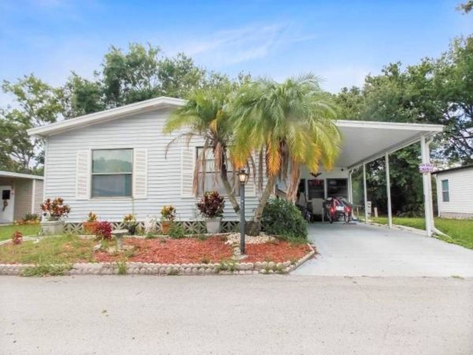 1st image of 4685 Blue Spruce Ave