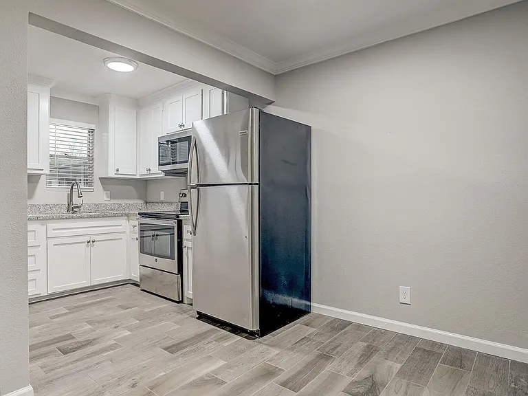 TLP Hawthorne — Photo 16
