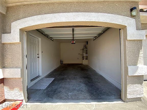5th image of 5855 Valley Dr Unit 2064