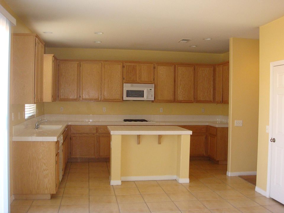 2nd image of 15553 Ferndale Rd