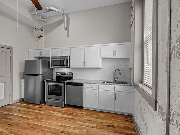 4th image of 143 SE Main St #2G