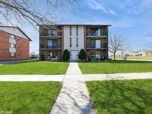 9949 Shady Ln APT 3A, Orland Park, IL 60462