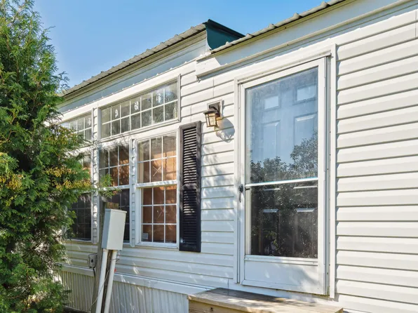 98 Riverbend Way, Woodstock, VT 05091