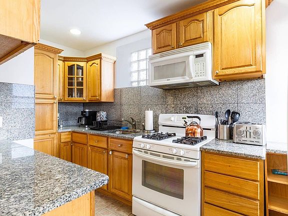 3rd image of 40-15 29th St #3