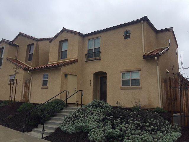 1st image of 572 River Oaks Dr