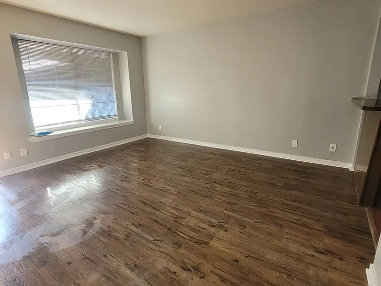 Woodward Park Apartments — Photo 9
