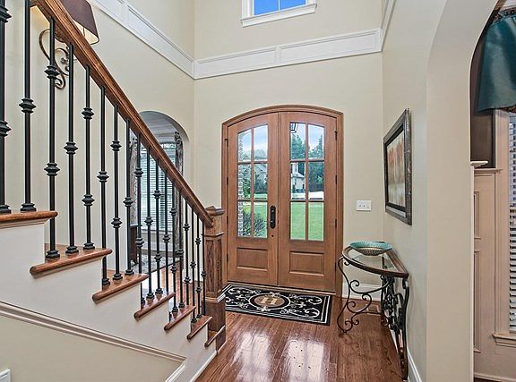4th image of 970 Woody Hill Cir