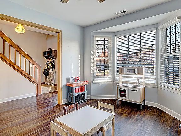 3rd image of 670 Nantucket Way