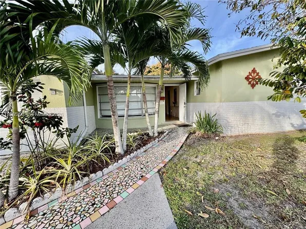 6481 Kimberly Blvd, Pompano Beach, FL 33068