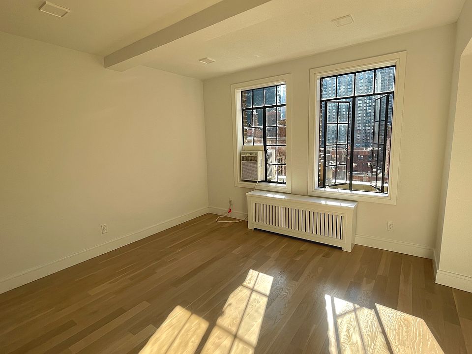 1st image of 320 E 42nd St APT 1811