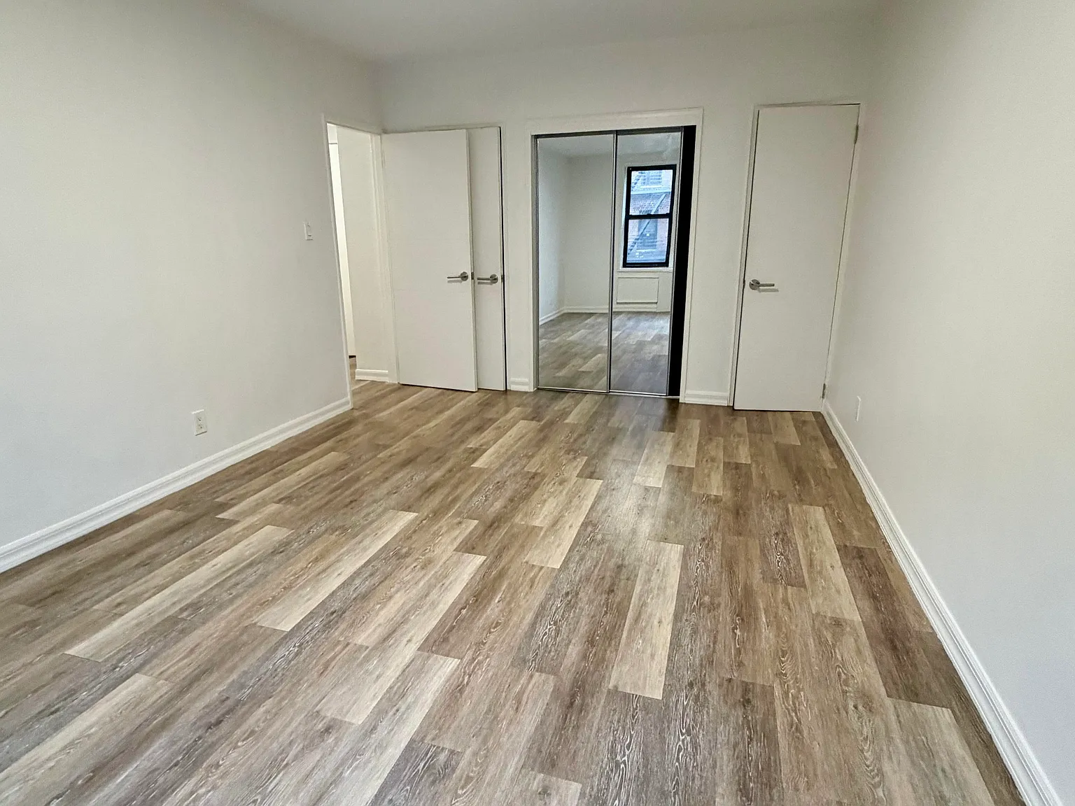 1 bed, 750 sqft, $2,300 — Photo 4
