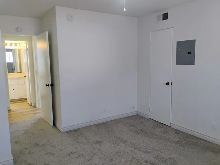 1534 Thomas Ave — Photo 12