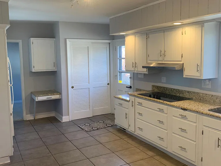 5631 Northumberland St #1 — Photo 9