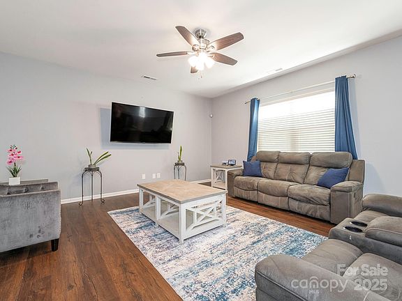 2nd image of 9123 Magnolia Lily Ave