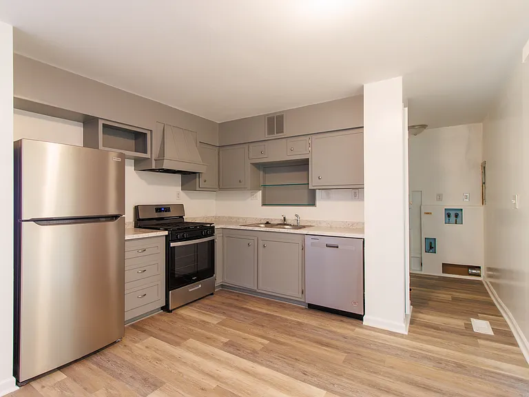 1445 Rolling Ridge Dr — Photo 5