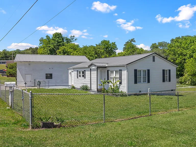 131 Eleanor Davis Dr — Photo 13
