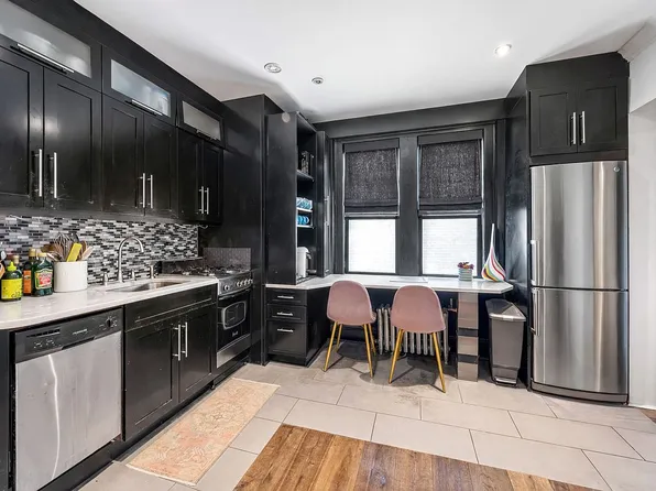 295 W 11th St APT 2E, New York, NY 10014