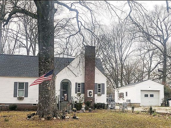 5th image of 400 Foster Park St