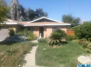1862 W Woodward Ave, Tulare, CA 93274