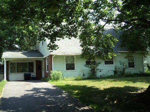 2nd image of 33 Barnwell Ln