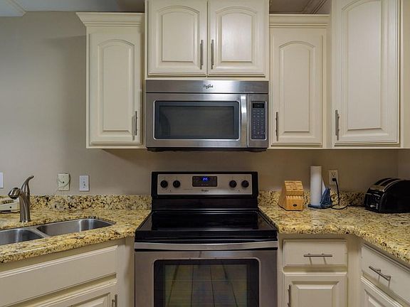 5th image of 310 Padre Blvd Unit 523