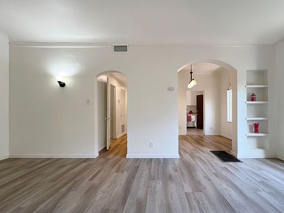 4th image of 3325 E 2nd St APT 8
