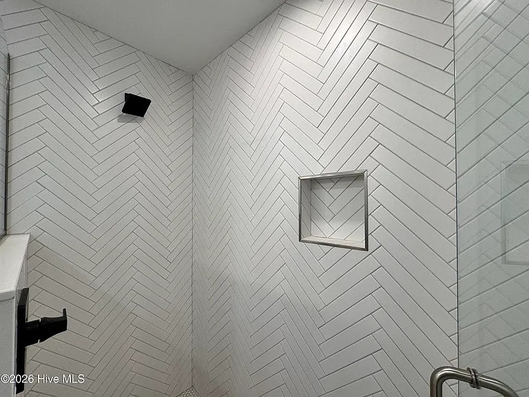 664 Wren Ln — Photo 13