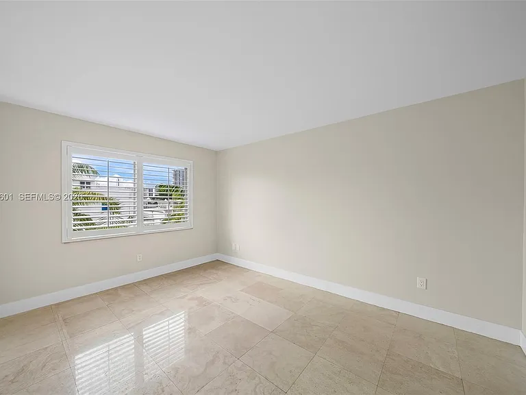 1610 Lenox Ave #316 — Photo 23