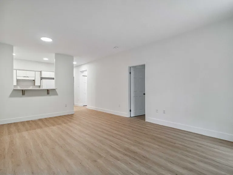 11 Horizon Ct #214 — Photo 10