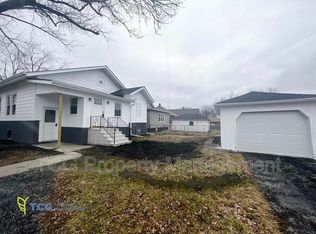 634 11th St, Peru, IL 61354