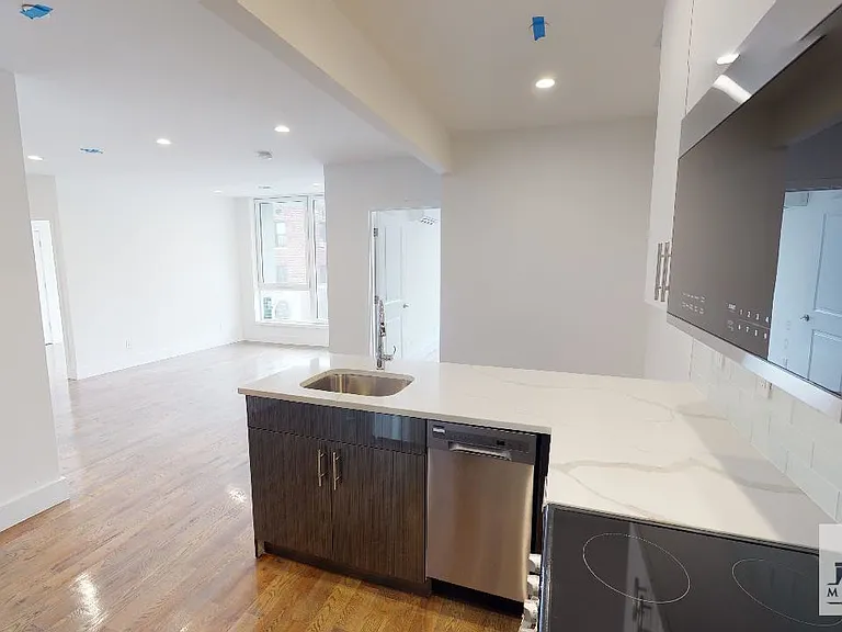 13828 Queens Blvd #4L — Photo 4