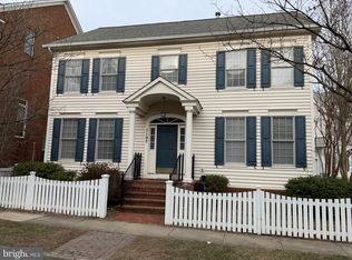1105 Crestfield Dr, Rockville, MD 20850