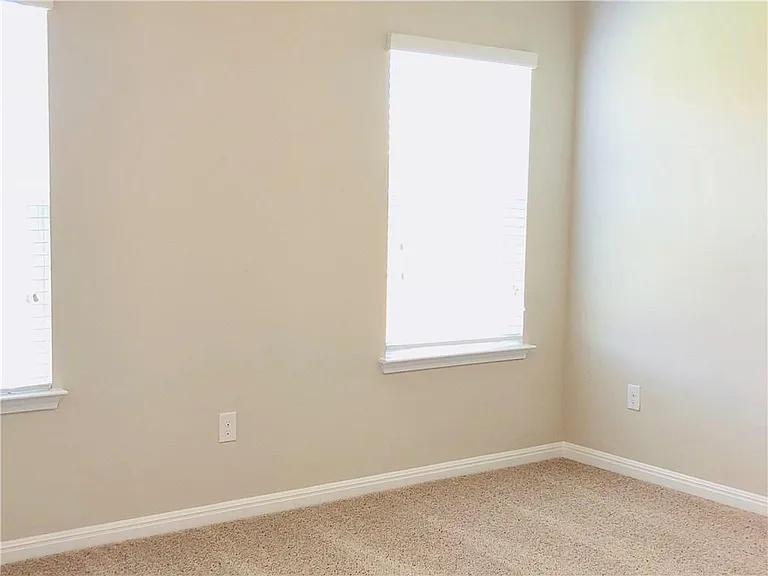 3158 Blantyre Bnd — Photo 11