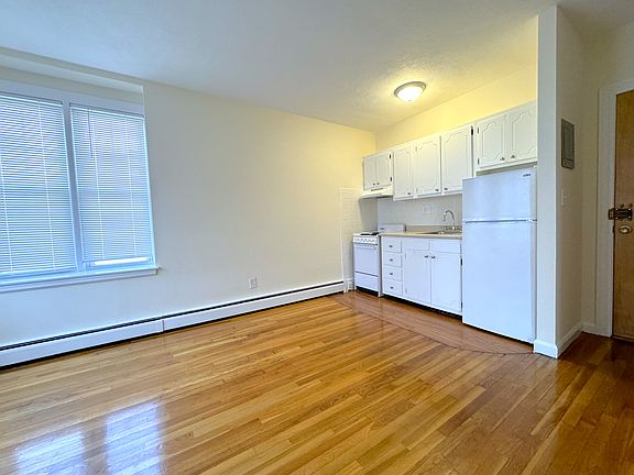 3rd image of 180 N Beacon St #O3