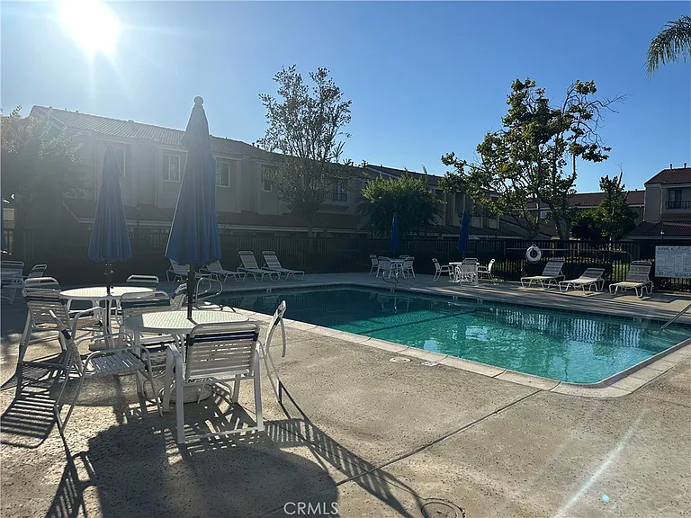 6 Lincoln Ct — Photo 15