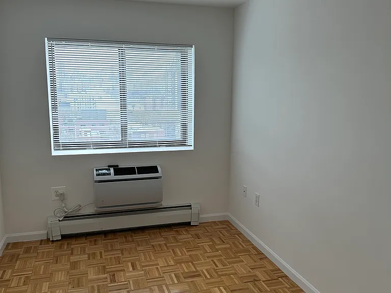 21-10 31st Ave #12 — Photo 3