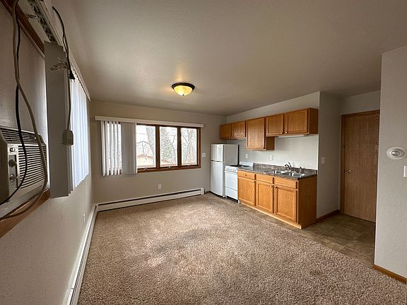 3rd image of 916 12th Ave NW APT D