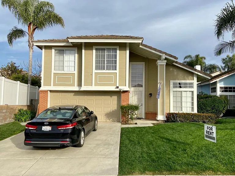 2104 Madiera Dr — Photo 1
