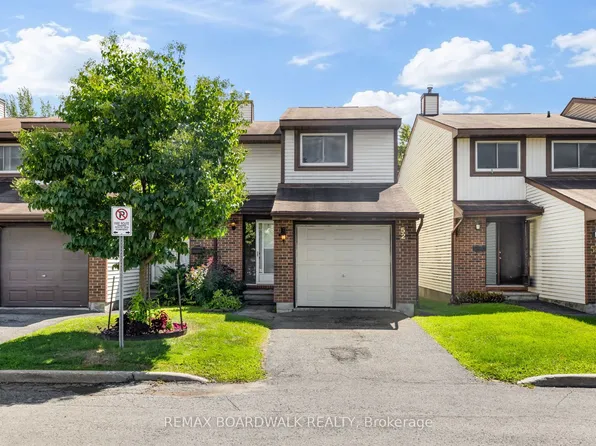52 Baneberry Cres, Ottawa, ON K2L 2Y4