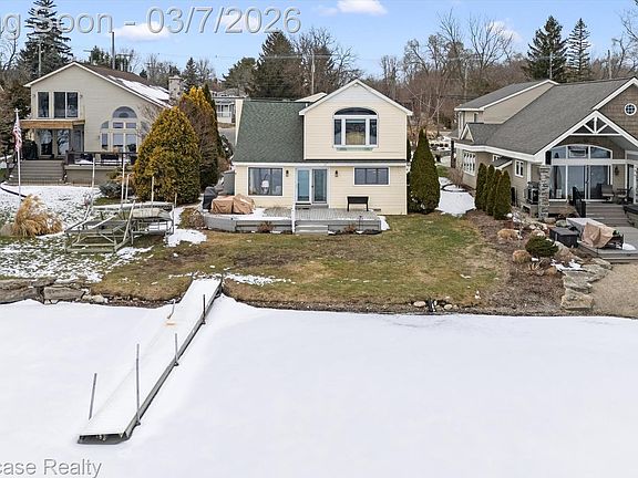 3rd image of 2324 N Duck Lake Rd