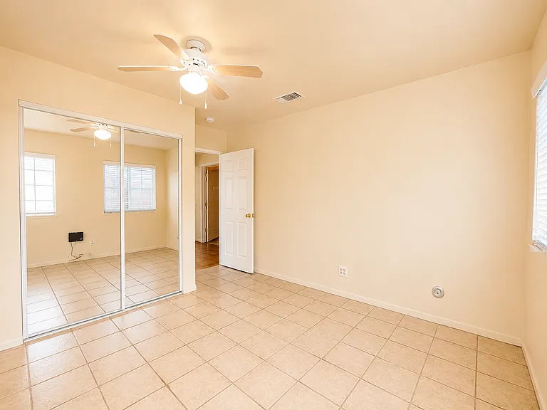 508 N Vermont Ave — Photo 14