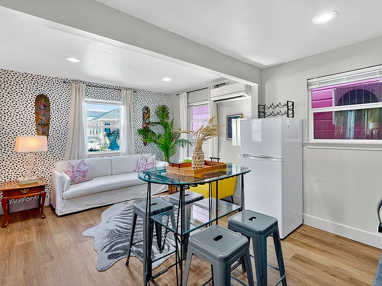 2239 Foucher St — Photo 8