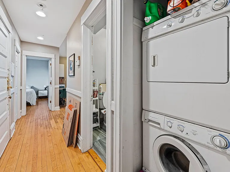 2336 N Oakley Ave #2 — Photo 5