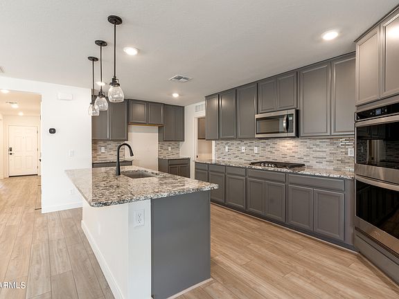 5th image of 36630 W SAN ALVAREZ Avenue