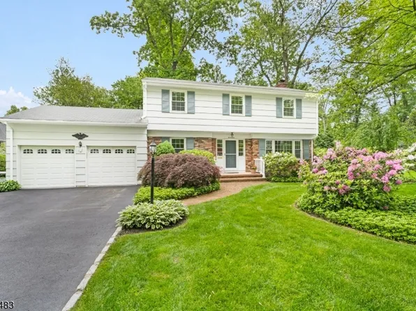 15 Hopping Ln, Florham Park Boro, NJ 07932