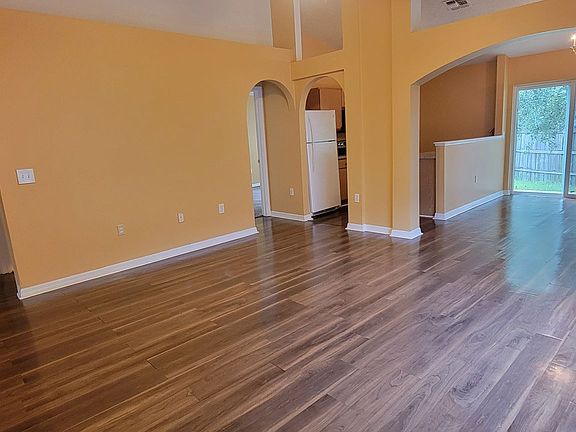 3rd image of 5712 S English Oak Dr