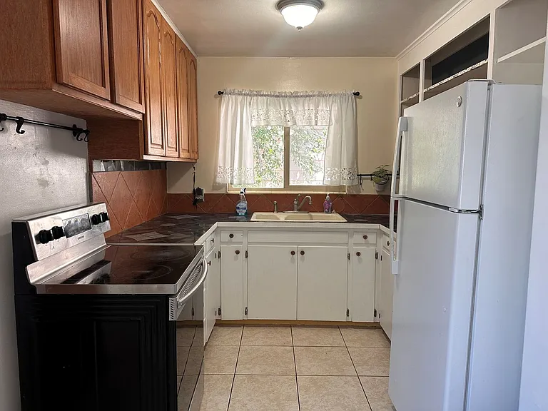 628 S University St — Photo 12