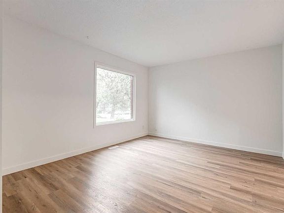 4th image of 9803 N 24th St SW #303