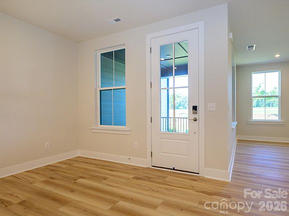 3rd image of 123 Armstrong Rd