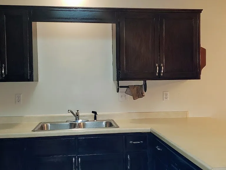 2323 Amberwood Dr — Photo 6